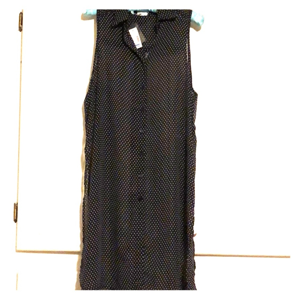 Black & white sleeveless tunic